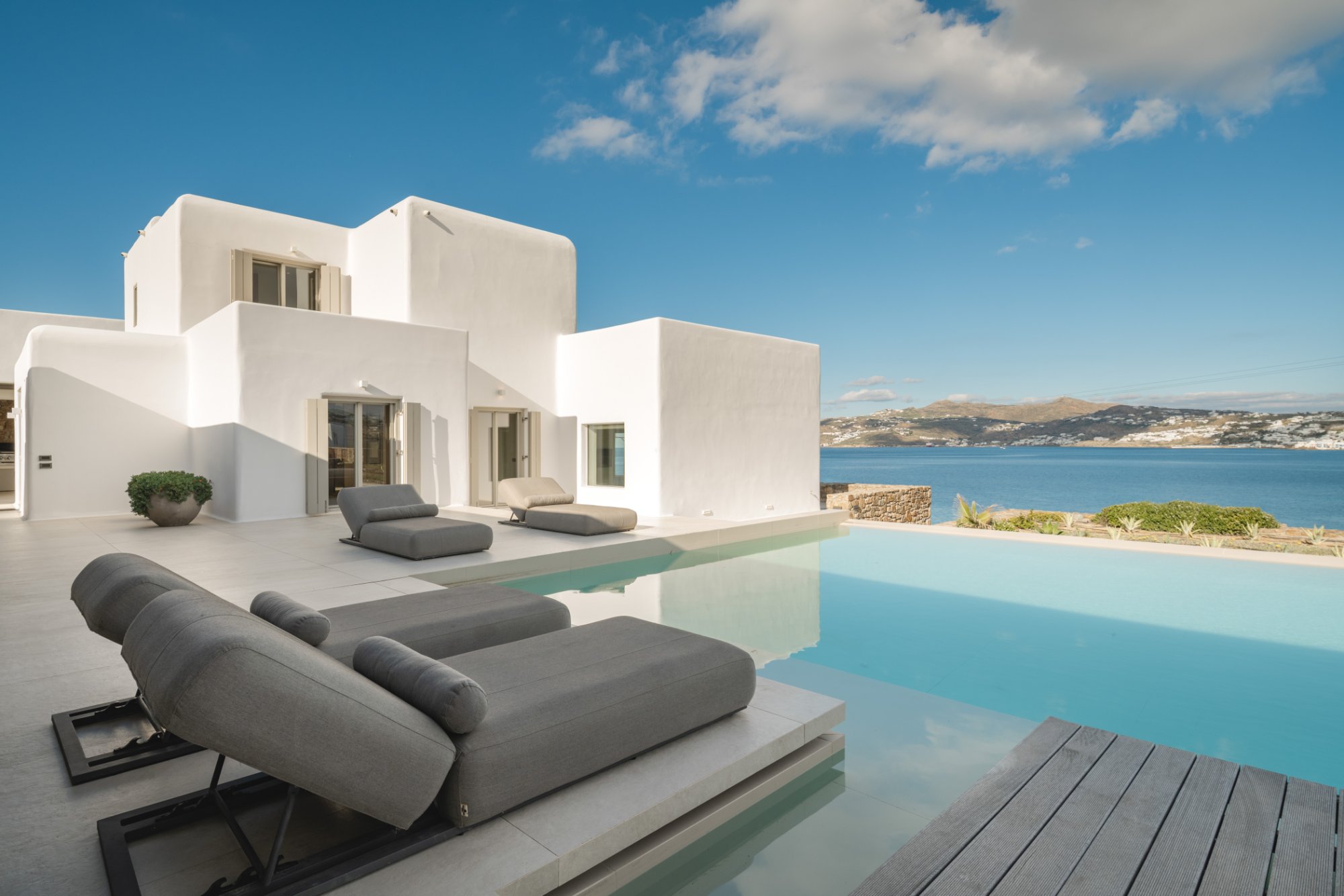 Villa Chara — Pool — Ornos, Mykonos
